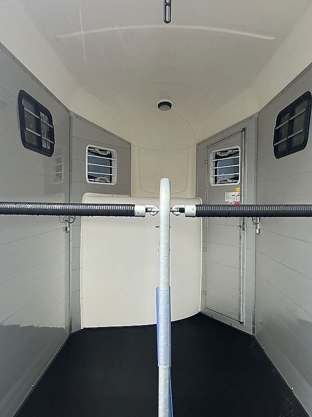 Böckmann Portax E 2 Pferdeanhänger Alu 2,4t SK NEU