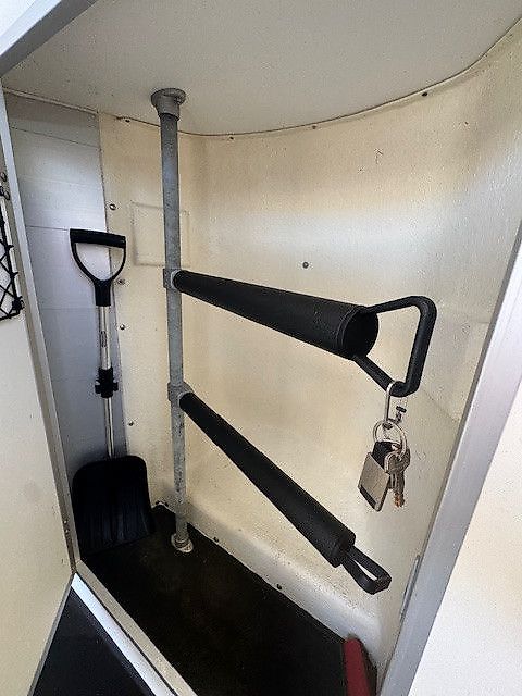 Böckmann Portax E 2 Pferdeanhänger Sattelkammer 2,4t Alu