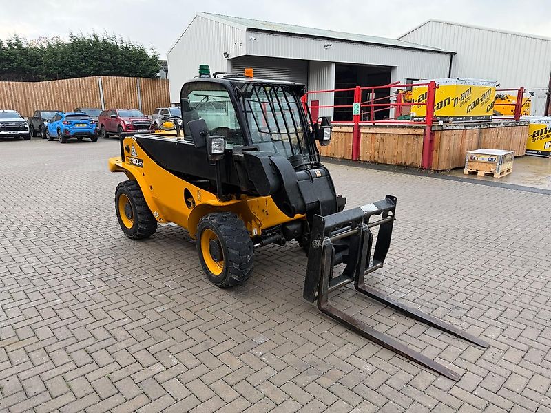 JCB 520-40