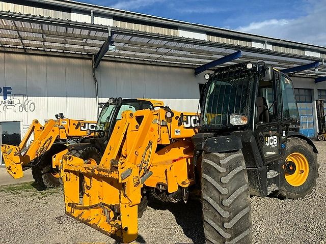 JCB 541-70 Agri Plus
