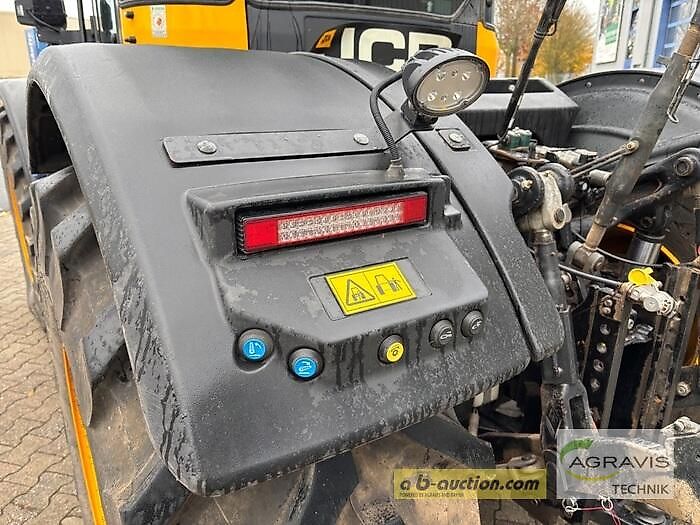 JCB FASTRAC 4220