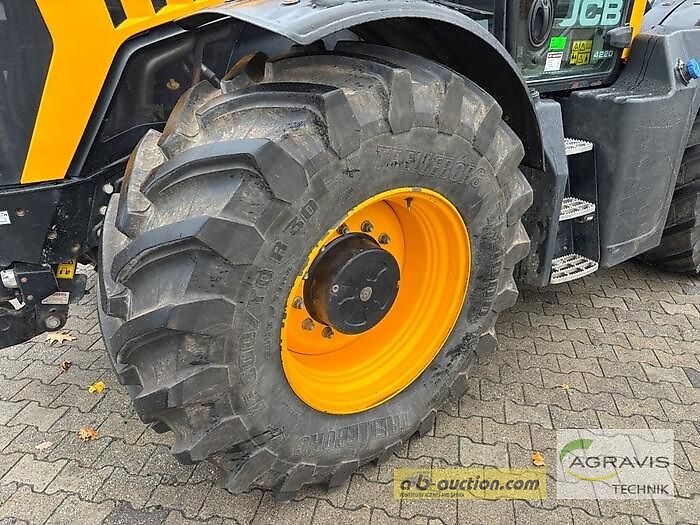 JCB FASTRAC 4220