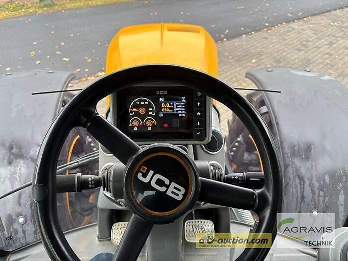 JCB FASTRAC 4220
