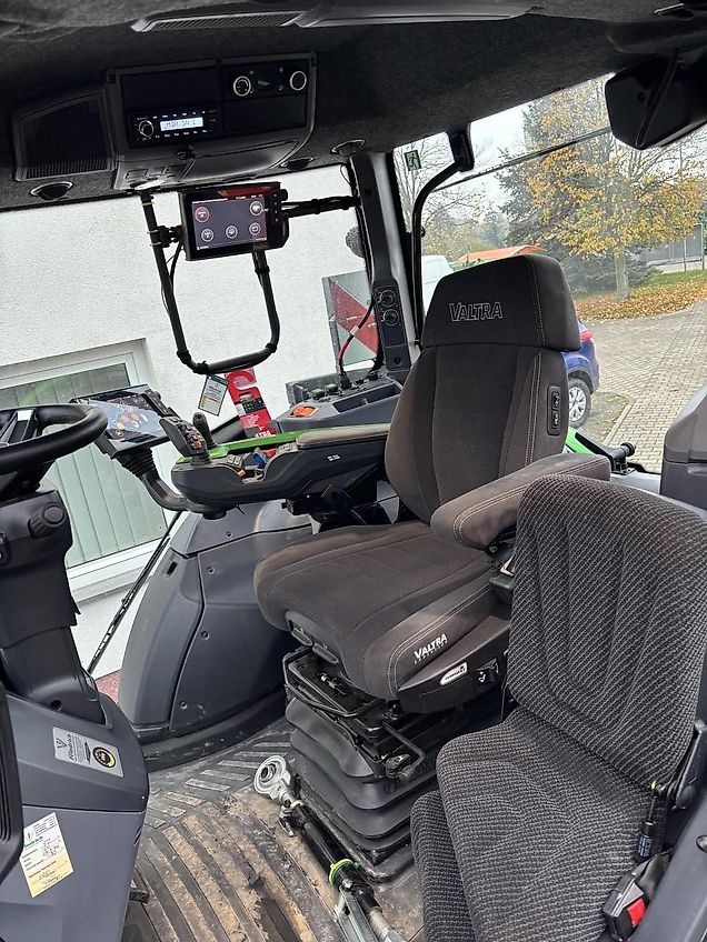 Valtra T235V 2A1 (ultragreen)