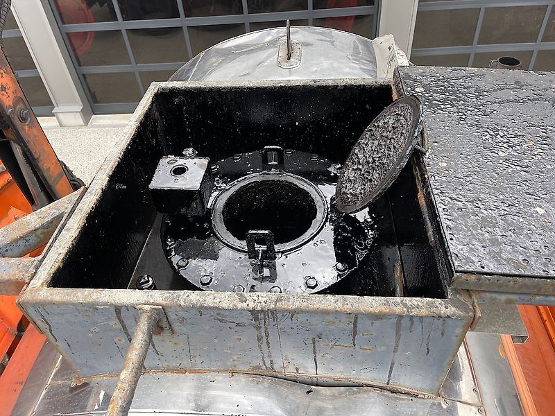 Renault 340 Secmair 5000 liter Bitumen Sprayer