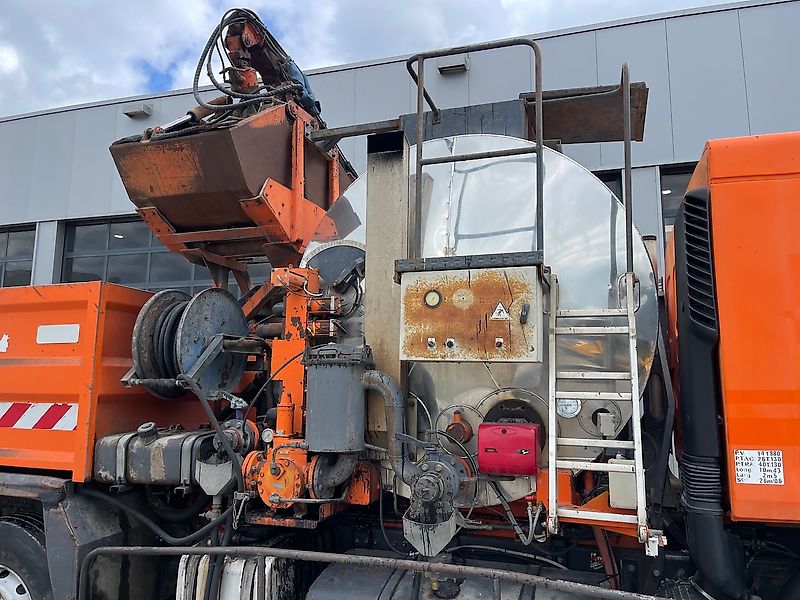 Renault 340 Secmair 5000 liter Bitumen Sprayer