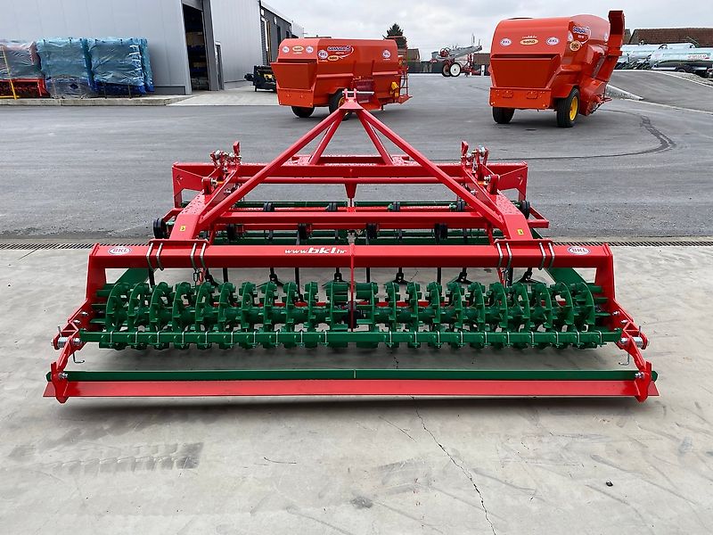 AGRO-MASZ AUC 30 Kompaktor