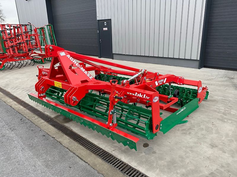 AGRO-MASZ AUC 30 Kompaktor