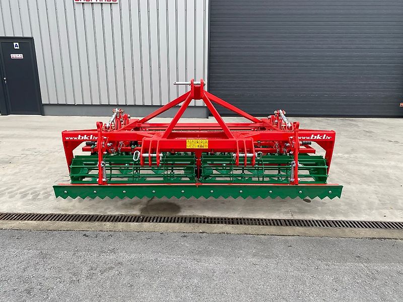 AGRO-MASZ AUC 30 Kompaktor