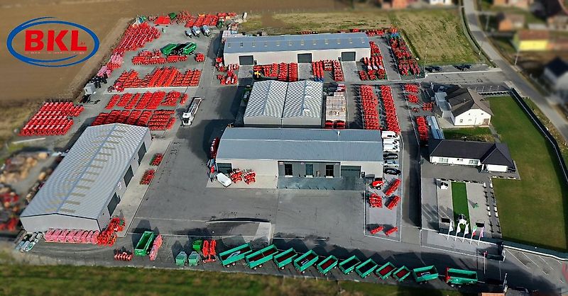 AGRO-MASZ AUC 30 Kompaktor