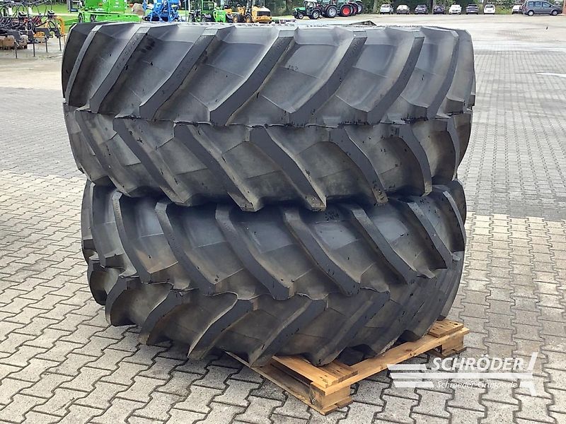 Valtra TRELLEBORG 600/70 R28 + 710/70 R42