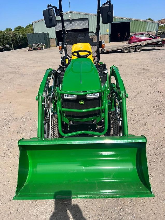 John Deere 1026R