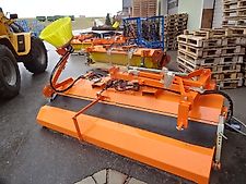 S V D - Kehrmaschine 2,5 Meter mit Hydraulischer Schmutzwannenentleerung- Sonderpreise- auch mit Seitenkehrbesen möglich- verschiedene  Breiten möglich 2,5 Meter - Kehrmaschine- mit Hydraulischer Wannenentleerung- auch mit Seitenbesen möglich- verschiedene Breiten möglich