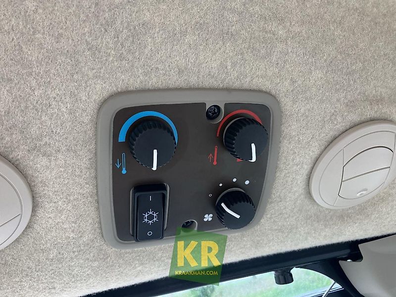 John Deere 3039R #694696