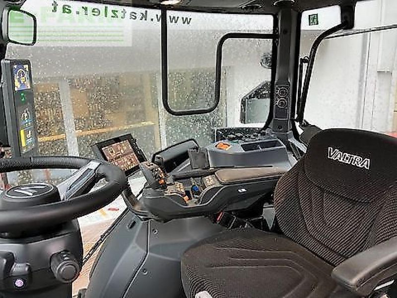 Valtra q305