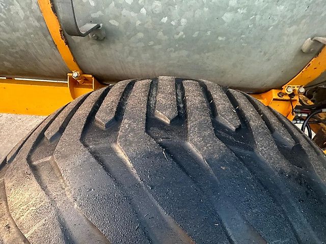 Veenhuis VMB 7500 + bemester slootsmid