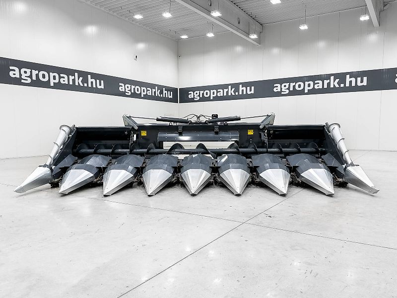 Tecnomais TMRP4 8R-F 8 row (75 cm), foldable corn header, for John Deere W and T combines