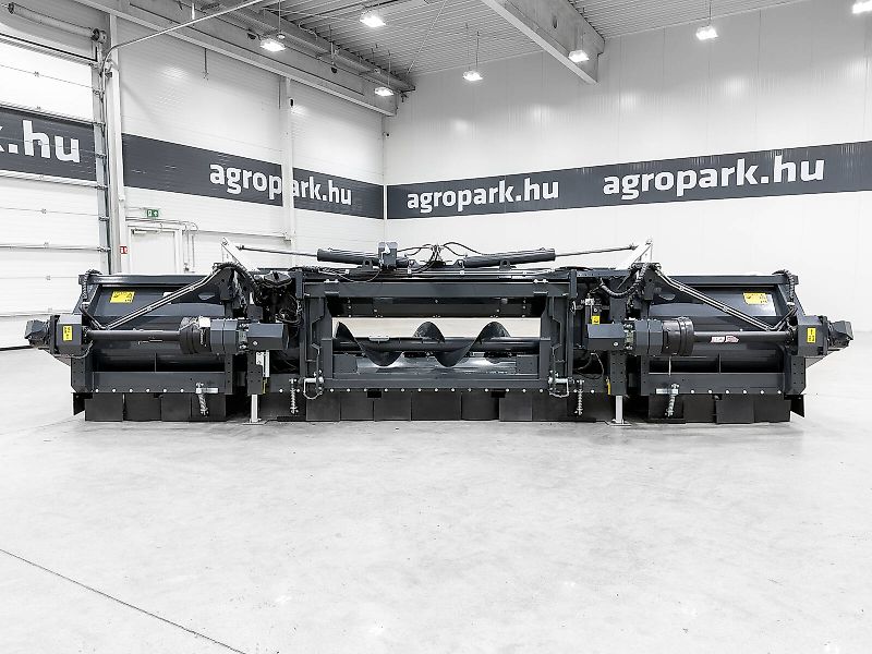 Tecnomais TMRP4 8R-F 8 row (75 cm), foldable corn header, for John Deere W and T combines