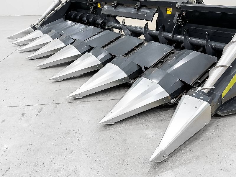 Tecnomais TMRP4 8R-F 8 row (75 cm), foldable corn header, for John Deere W and T combines