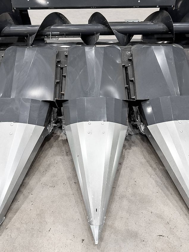 Tecnomais TMRP4 8R-F 8 row (75 cm), foldable corn header, for John Deere W and T combines