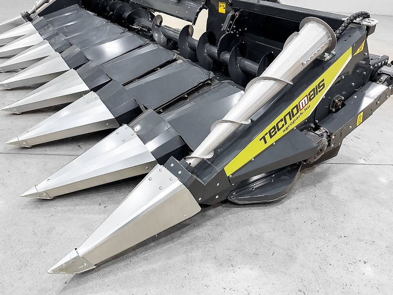 Tecnomais TMRP4 8R-F 8 row (75 cm), foldable corn header, for John Deere W and T combines