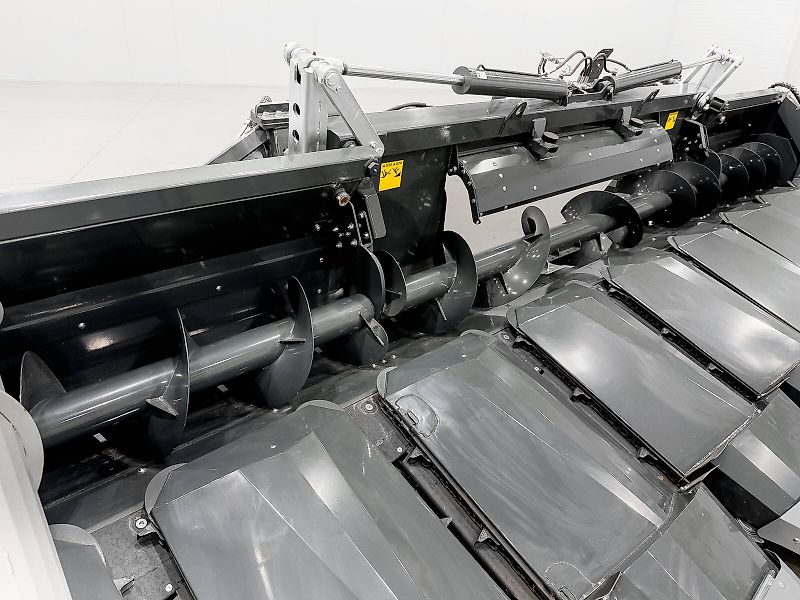 Tecnomais TMRP4 8R-F 8 row (75 cm), foldable corn header, for John Deere W and T combines