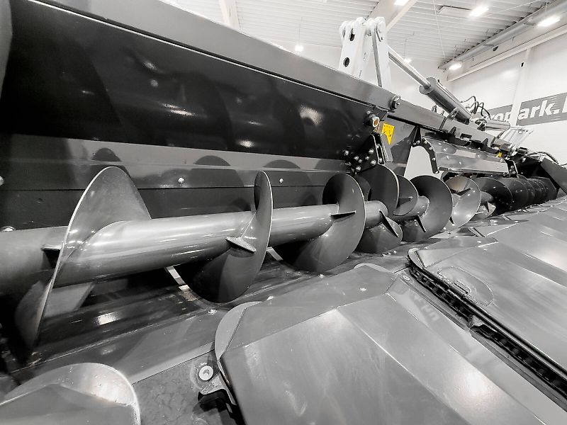 Tecnomais TMRP4 8R-F 8 row (75 cm), foldable corn header, for John Deere W and T combines