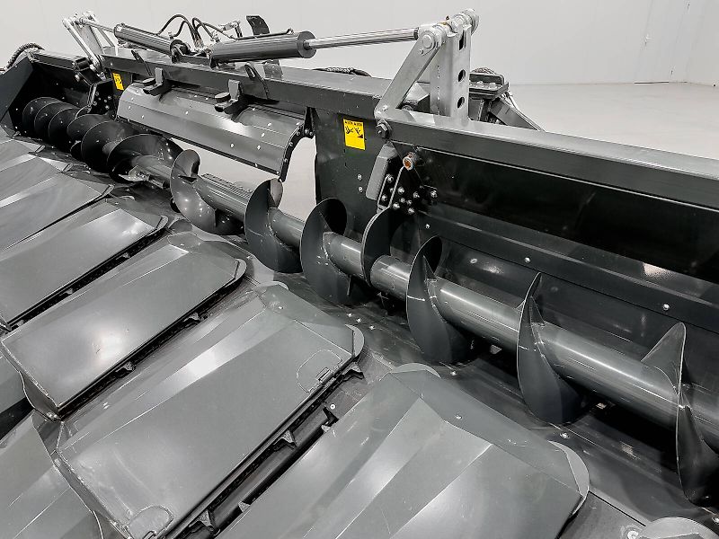 Tecnomais TMRP4 8R-F 8 row (75 cm), foldable corn header, for John Deere W and T combines