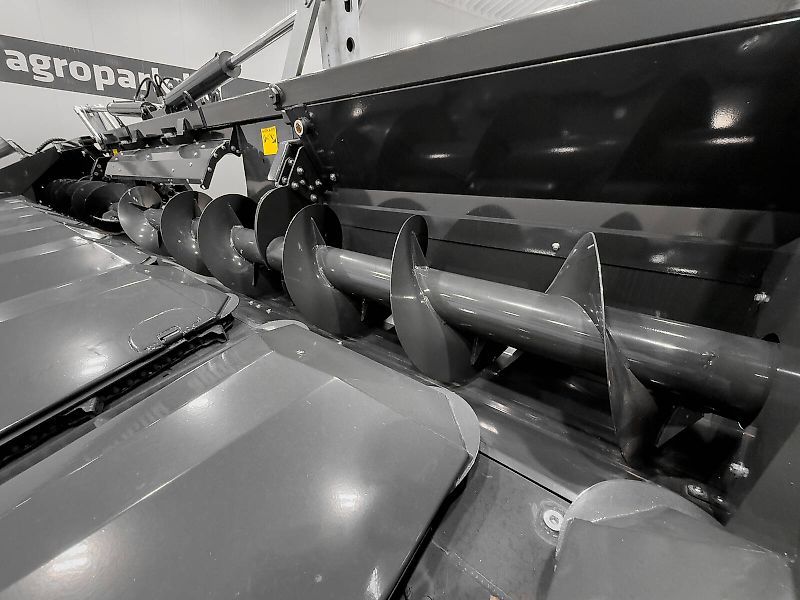 Tecnomais TMRP4 8R-F 8 row (75 cm), foldable corn header, for John Deere W and T combines