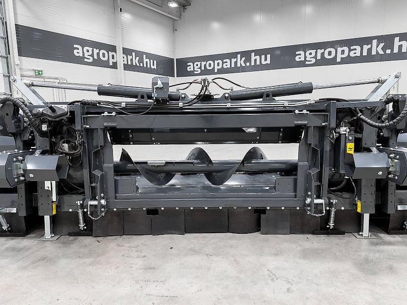 Tecnomais TMRP4 8R-F 8 row (75 cm), foldable corn header, for John Deere W and T combines