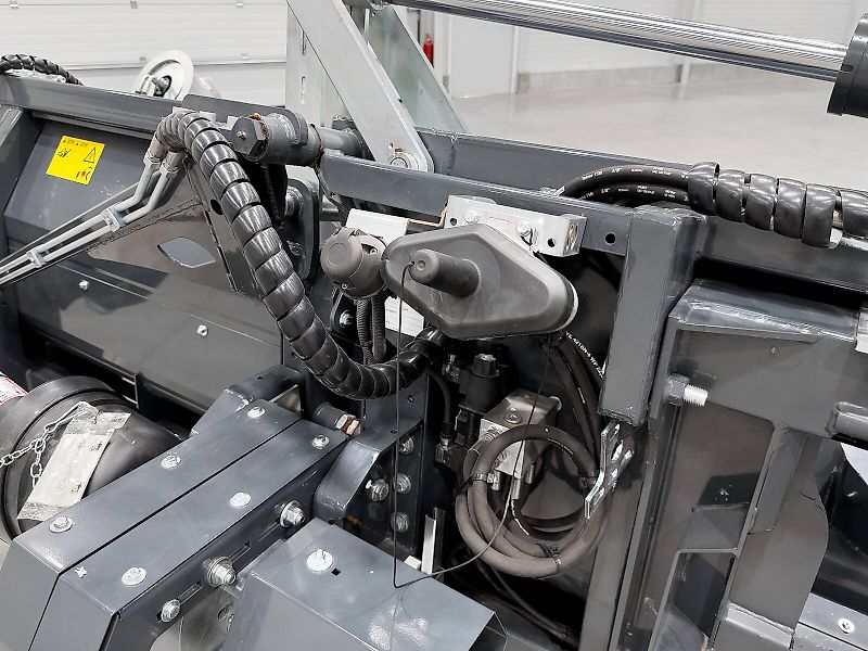 Tecnomais TMRP4 8R-F 8 row (75 cm), foldable corn header, for John Deere W and T combines