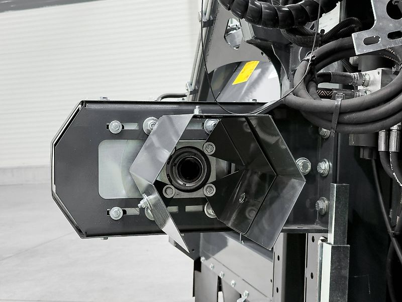 Tecnomais TMRP4 8R-F 8 row (75 cm), foldable corn header, for John Deere W and T combines