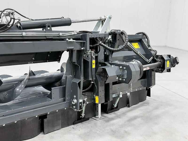 Tecnomais TMRP4 8R-F 8 row (75 cm), foldable corn header, for John Deere W and T combines