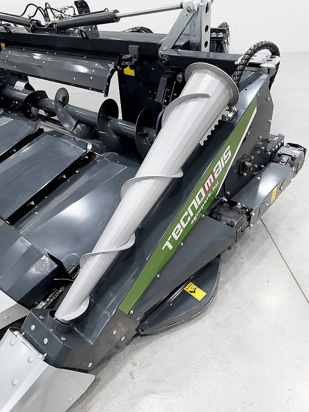 Tecnomais TMRP4 6R-F 6 row (75 cm), foldable corn header, for John Deere combines