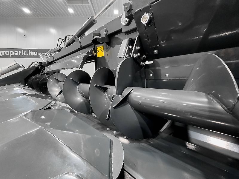 Tecnomais TMRP4 6R-F 6 row (75 cm), foldable corn header, for John Deere combines