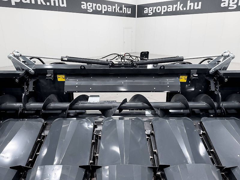 Tecnomais TMRP4 6R-F 6 row (75 cm), foldable corn header, for John Deere combines