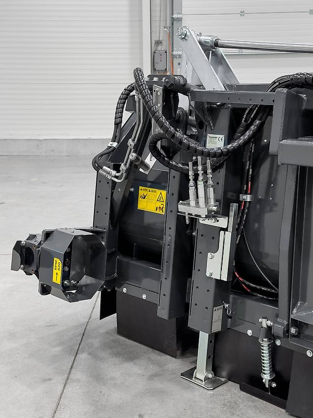 Tecnomais TMRP4 6R-F 6 row (75 cm), foldable corn header, for John Deere combines