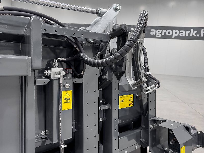 Tecnomais TMRP4 6R-F 6 row (75 cm), foldable corn header, for John Deere combines