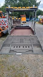 Nissen VZ616 Absperrtafel LED Funkwarnmeldeanlage Sperrwand Sperrtafel Verkehrsleittafel Verkehrsleitanhänger Verkehrssicherungsanhänger Leittafel Verkehrssicherung Vorwarner Vorwarntafel ABT