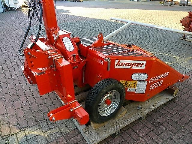 Kemper Champion 1200 mit ca. 25 ha - 50 ha Anbauhäcksler sieczkarnia