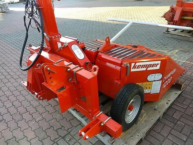 Kemper Champion 1200 mit ca. 25 ha - 50 ha Anbauhäcksler sieczkarnia