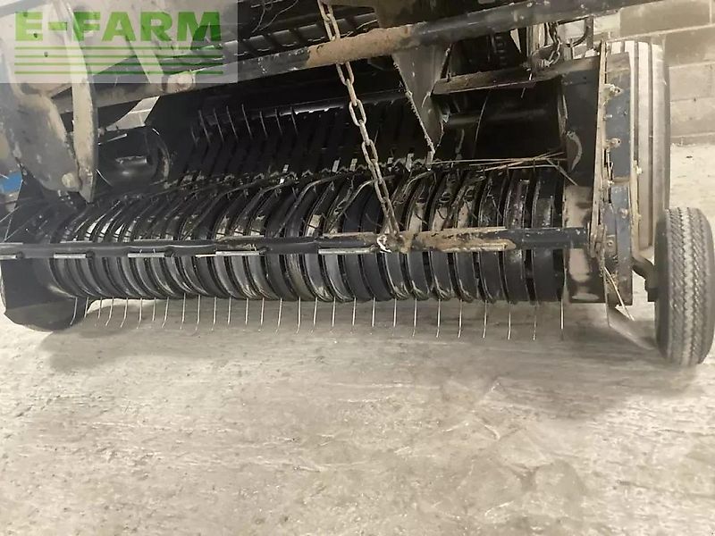 New Holland br 750 a ficelle autowrap