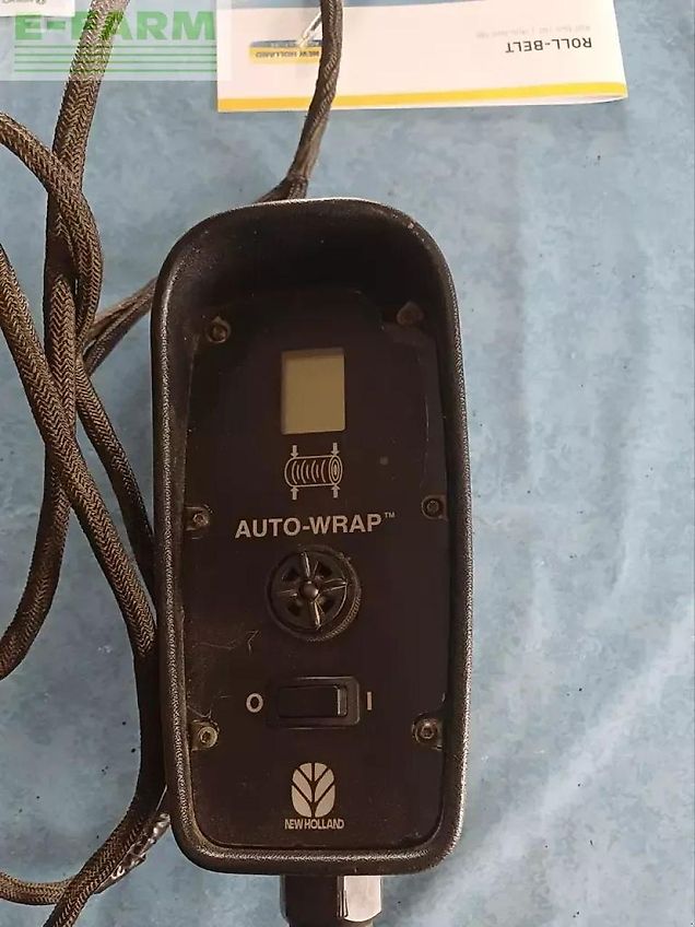 New Holland br 750 a ficelle autowrap