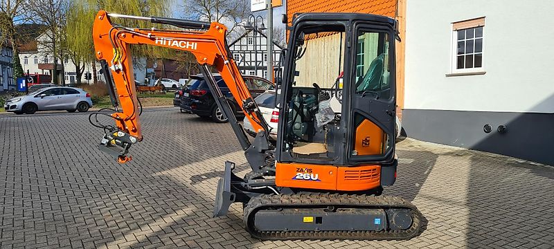 Hitachi ZX26U-6 Hitachi 2,7t mit Schwenkmotor/PowerTilt und Schnellwechsler HS03 - auch zur Miete!