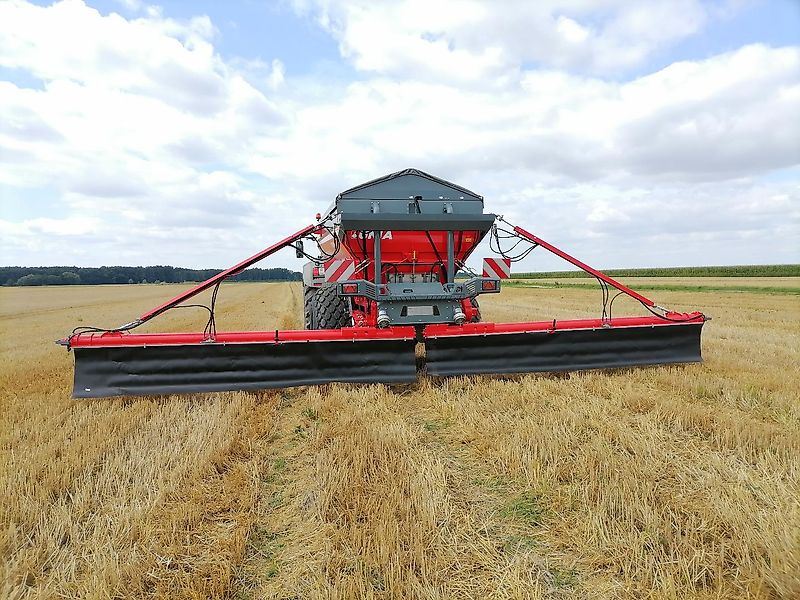 Unia RCW 120 Plus H Kalkstreuer Düngerstreuer 12000 L