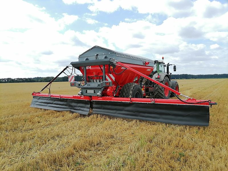 Unia RCW 120 Plus H Kalkstreuer Düngerstreuer 12000 L