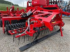 He-Va Grass-Roller 2,9m mit 3 Zinkenreihen, Planierschiene und Nachsaatgerät