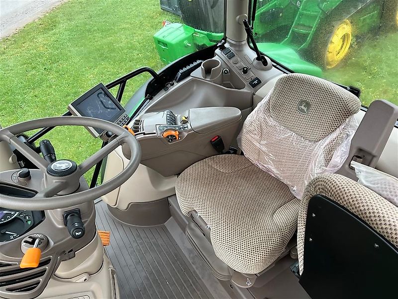 John Deere 6130R Autopower