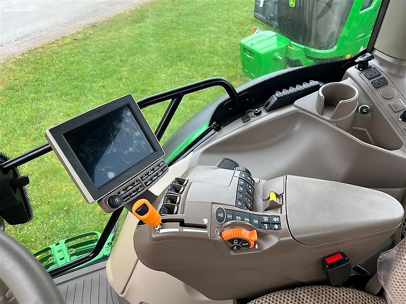 John Deere 6130R Autopower