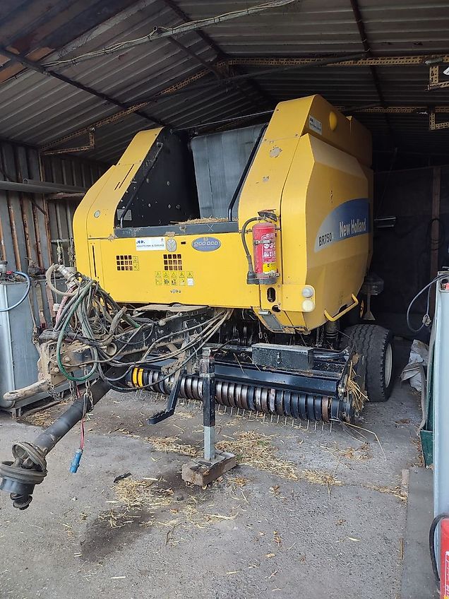 New Holland BR 750 A